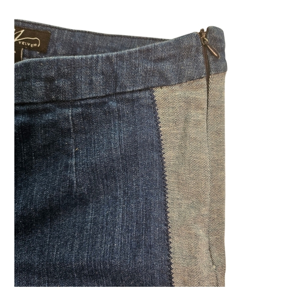 Midnight Velvet Women's Two-Tone Wide Leg Jeans - Picture 3 of 8